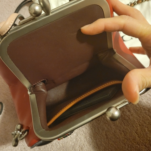 Handbag - Picture 3 of 4